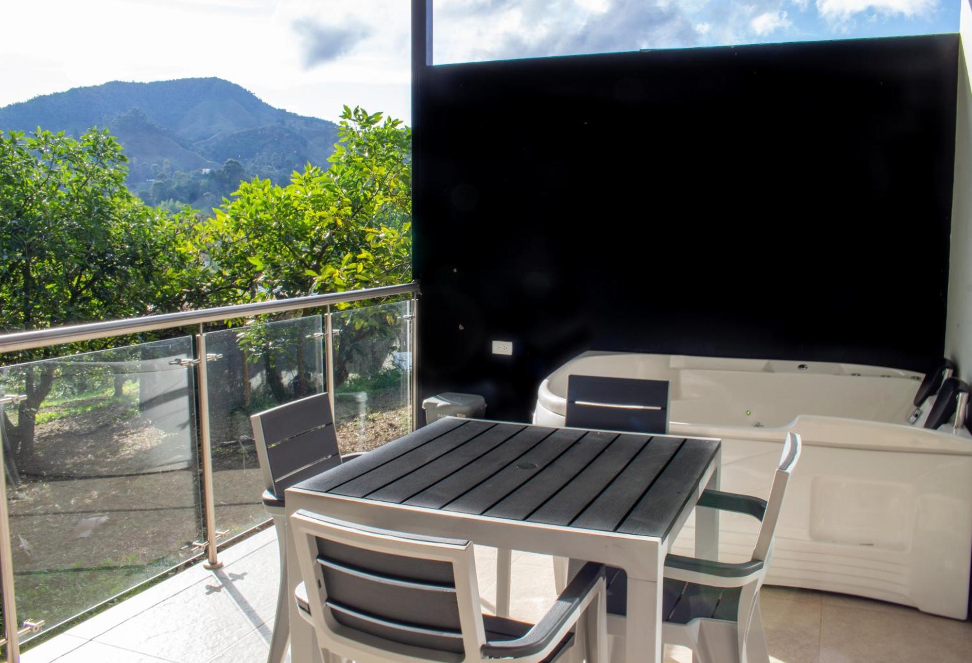 Hotel Campestre Alto Lindo En Guatape Ngoại thất bức ảnh